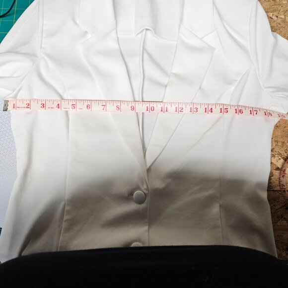 Blazer - Picture 7 of 10